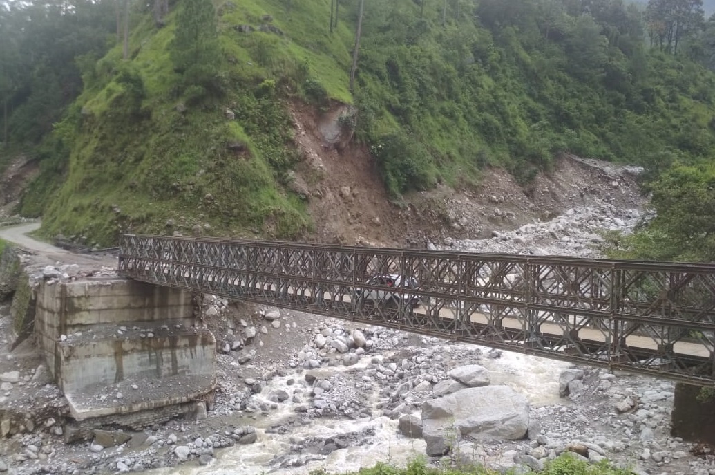 Basin Bridge Raji भारी बारिश और भूस्खलन के बीच B.R.O. ने चीन सीमा पर बनाया बेली ब्रिज ...