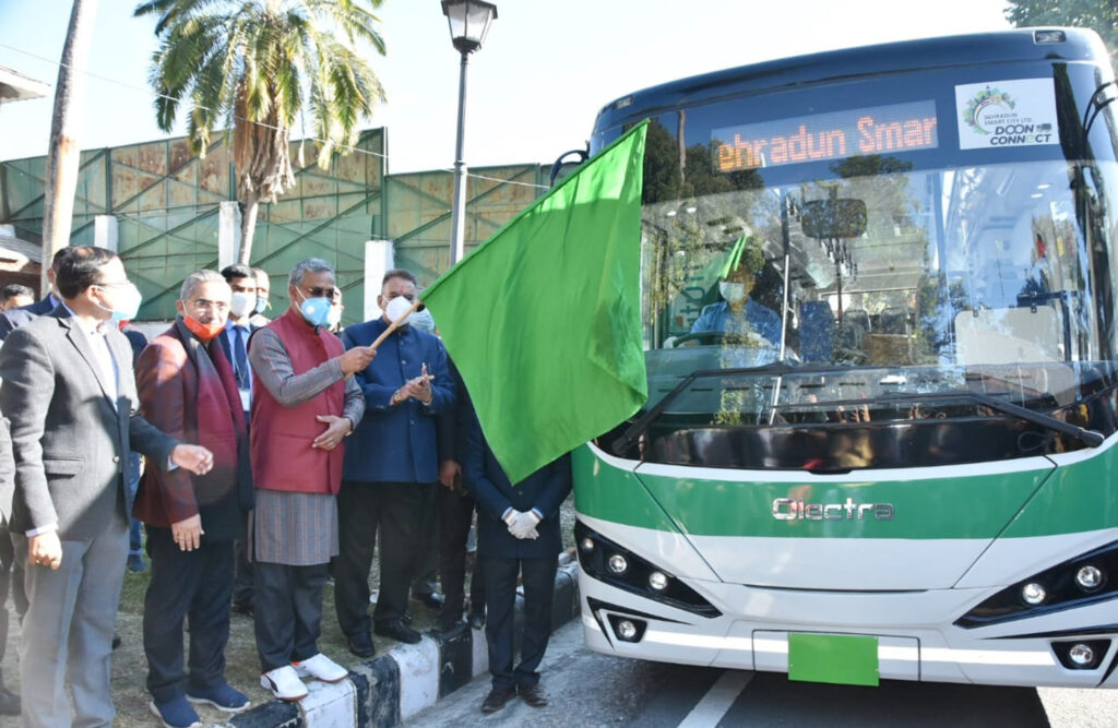 electric bus flag off