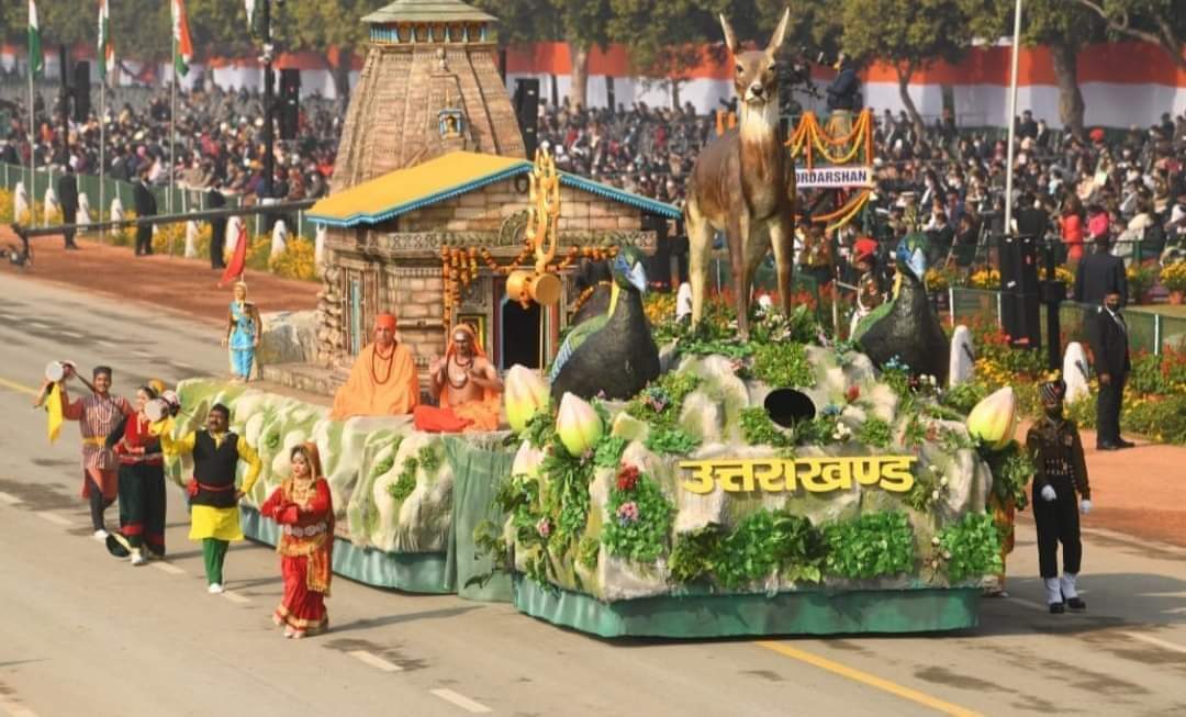 गणतंत्र दिवस परेड पर 'केदारखंड' झांकी का दम, उत्तराखंड को पहली बार मिला  ईनाम - Uttarakhand Raibar