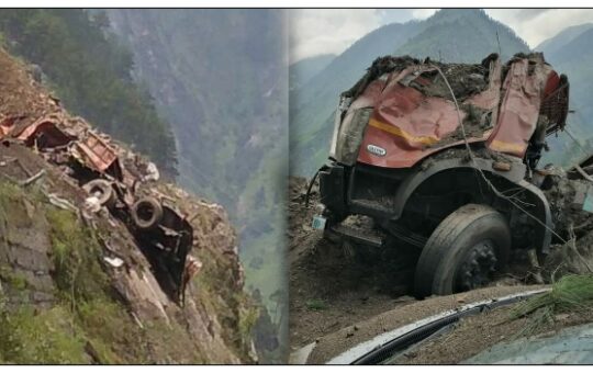 Landslide ober bus 50 trapped
