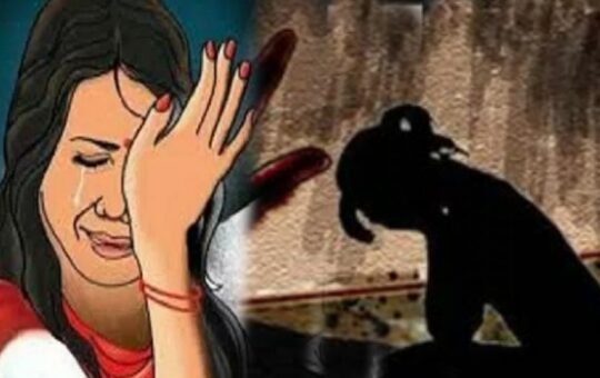 WOmen and her 6 year old girl gang raped in car