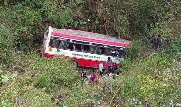 Bus fell into george 2 killed many injured in mussoorie