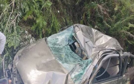 5 killed in car accident in tehri