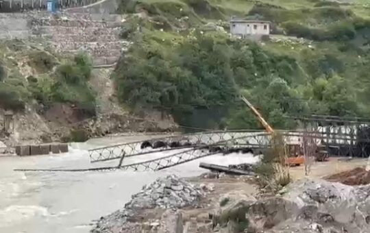Under construction bridge collapse near badrinarh