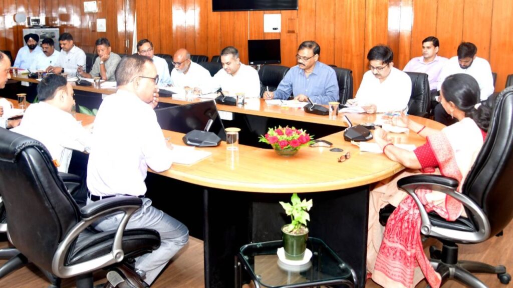 acs give deadline to pwd to make roads pathhole free