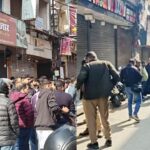 देहरादून: भरे बाजार में युवती की हत्या से मची सनसनी, धारदार हथियार से काटी गर्दन