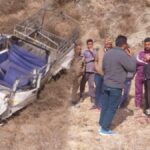 दुःखद: सवारियों से भरा यूटिलिटी वाहन खाई में गिरा, 3 महिलाओं की मौत, 5 घायल