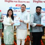 मुख्यमंत्री ने 63 सफाई निरीक्षकों को प्रदान किए नियुक्ति पत्र, 30 हजार युवाओं को दी सरकारी नौकरी