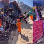 BJP का झंडा थामे गालियां बकते अबोध बच्चे को किसने उकसाया? केदारनाथ में स्थानीय दुकानदार से बदसलूकी