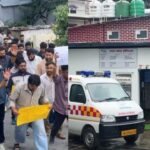 पौड़ी: निजी अस्पताल में प्रसूता और नवजात की मौत पर बवाल, आक्रोशित लोगों ने निकाला जुलूस