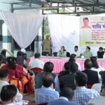 रात में ग्रामीणों की समस्याएं सुनने पहुंचे अफसर, रात्रि चौपाल में शिकायतों का निस्तारण